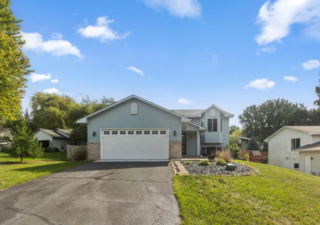 Photo 1 of Single family home for sale at 9337 Jeffery Ct S, Cottage Grove, MN 55016 | MLS# 7142705 | Listing updated on 2026-09-23