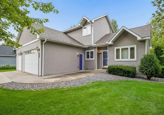 Photo 1 of Single family home for sale at 19215 English Ave, Farmington, MN 55024 | MLS# 7142937 | Listing updated on 2026-09-16