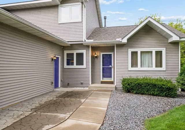 Photo 3 of Single family home for sale at 19215 English Ave, Farmington, MN 55024 | MLS# 7142937 | Listing updated on 2026-09-16