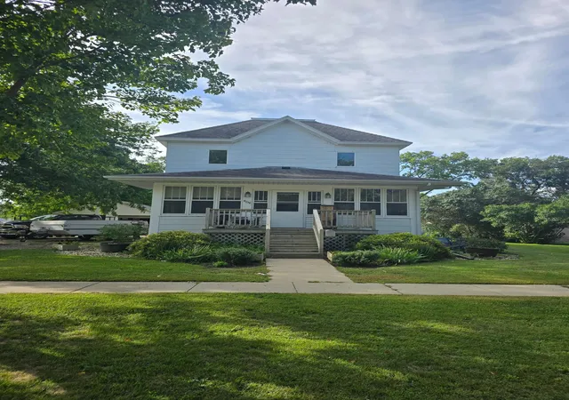 Photo 1 of Single family home for sale at 606 3rd Street Sw, Pipestone, MN 56164 | MLS# 7143448 | Listing updated on 2026-09-15
