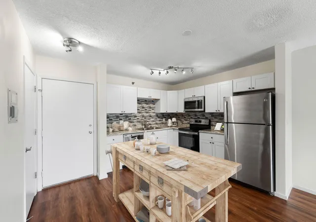 Photo 2 of Condo for sale at 121 Washington Ave S #305, Minneapolis, MN 55401 | MLS# 7143575 | Listing updated on 2026-09-17