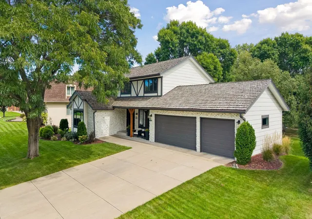 Photo 1 of Single family home for sale at 7505 Hyde Park Dr, Minneapolis, MN 55439 | MLS# 7143686 | Listing updated on 2026-09-18