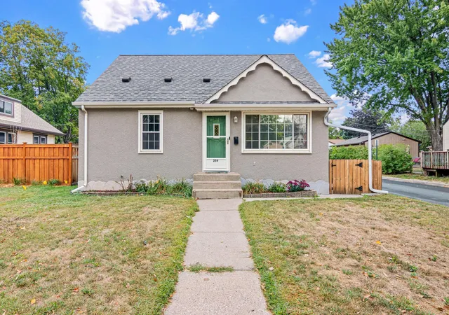 Single family home for sale at 259 8th Avenue S, South Saint Paul, MN 55075 | MLS# 7143718