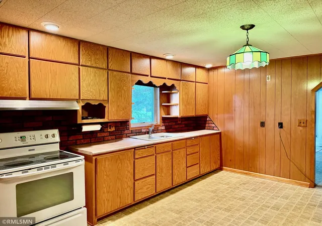 Photo 2 of Sale Pending at 638 Pennsylvania Ave, Adrian, MN 56110 | MLS# 7143757 | Listing updated on 2026-09-18