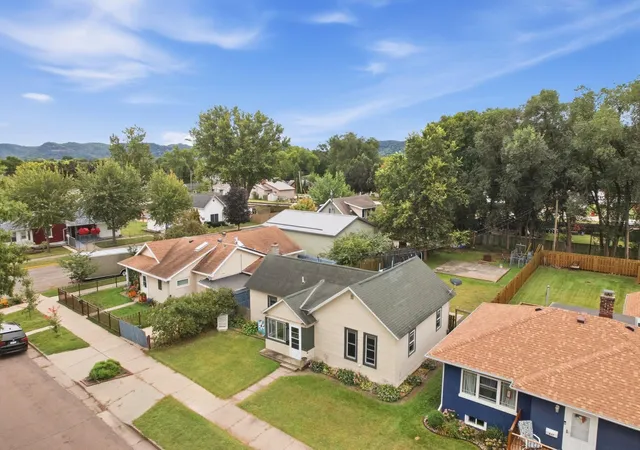 Photo 1 of Single family home for sale at 623 E Howard St, Winona, MN 55987 | MLS# 7144015 | Listing updated on 2026-09-17