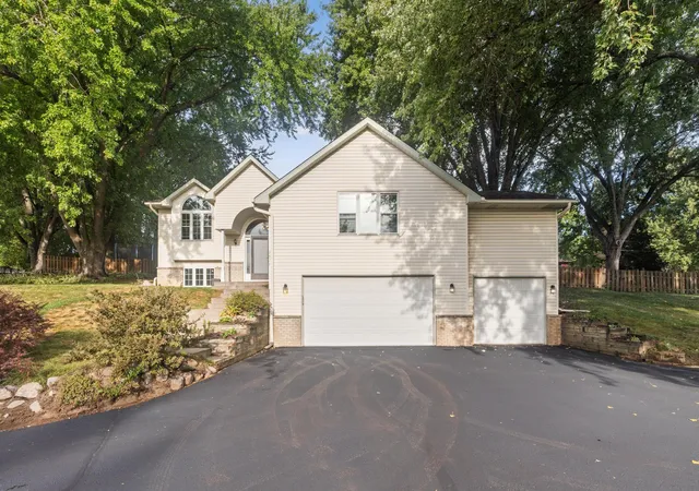 Photo 1 of Single family home for sale at 2975 Egan Ave, Saint Paul, MN 55121 | MLS# 7144165 | Listing updated on 2026-09-17