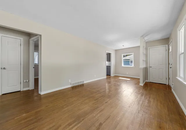Photo 4 of Single family home for sale at 4242 Limestone Dr, Saint Paul, MN 55122 | MLS# 7144187 | Listing updated on 2026-09-18