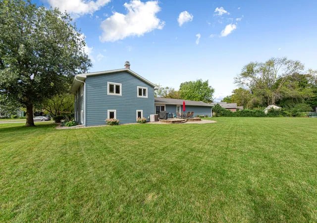 Photo 3 of Sale Pending at 1552 Nottingham Dr, North Mankato, MN 56003 | MLS# 7144347 | Listing updated on 2026-09-28