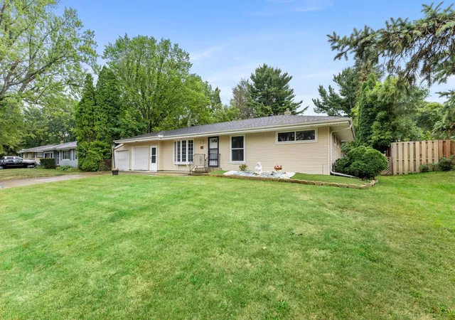 Photo 1 of Single family home for sale at 3907 Lakewood Ave, Saint Paul, MN 55110 | MLS# 7144407 | Listing updated on 2026-09-17