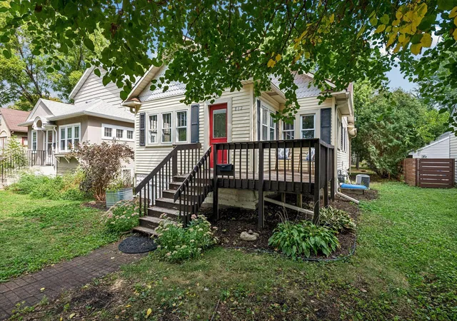 Photo 2 of Single family home for sale at 862 21st Avenue Se, Minneapolis, MN 55414 | MLS# 7144472 | Listing updated on 2026-09-18