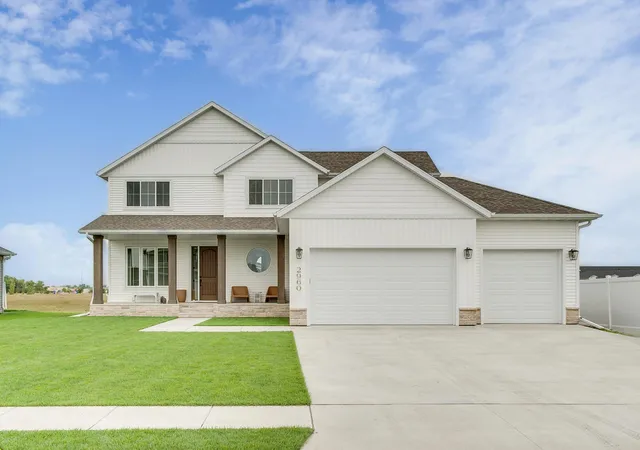 Photo 2 of Single family home for sale at 2960 Prairie Farms Cir S, Fargo, ND 58104 | MLS# 7144556 | Listing updated on 2026-09-17