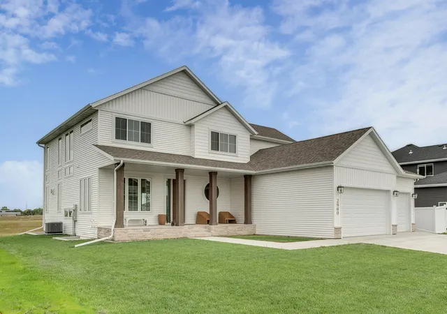 Photo 3 of Single family home for sale at 2960 Prairie Farms Cir S, Fargo, ND 58104 | MLS# 7144556 | Listing updated on 2026-09-17