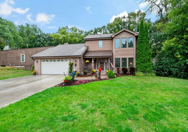 Single family home for sale at 112112 Haering Cir, Chaska, MN 55318 | MLS# 7144576