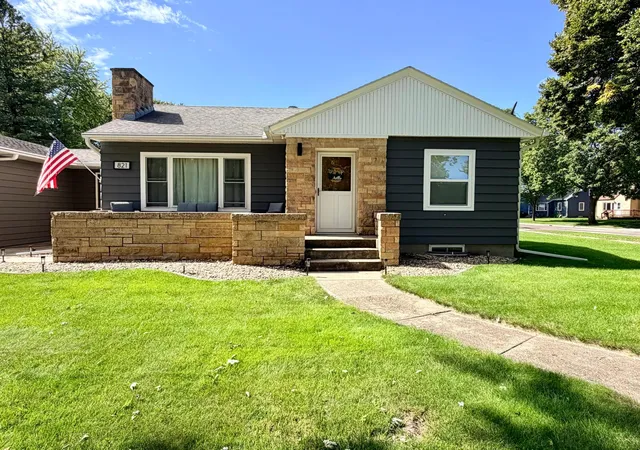 Photo 3 of Single family home for sale at 821 Turner St, Worthington, MN 56187 | MLS# 7144602 | Listing updated on 2026-09-17