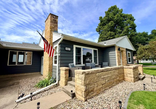 Photo 3 of Single family home for sale at 821 Turner St, Worthington, MN 56187 | MLS# 7144602 | Listing updated on 2026-09-17