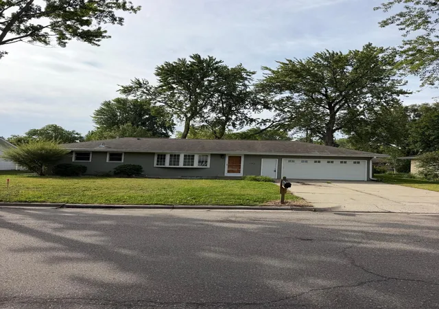 Photo 1 of Single family home for sale at 145 Rita Rd, Mankato, MN 56001 | MLS# 7144645 | Listing updated on 2026-09-17
