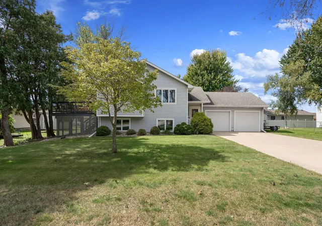 Photo 2 of Single family home for sale at 210 Hilltop Ave, Owatonna, MN 55060 | MLS# 7144726 | Listing updated on 2026-09-18