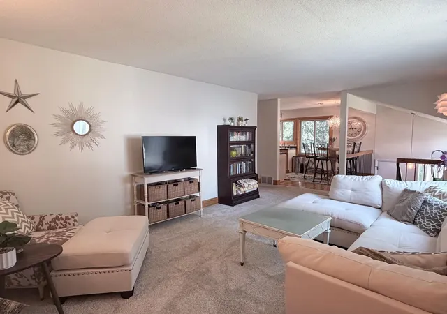 Photo 3 of Single family home for sale at 118 Avignon Ct, Saint Paul, MN 55125 | MLS# 7144842 | Listing updated on 2026-09-17