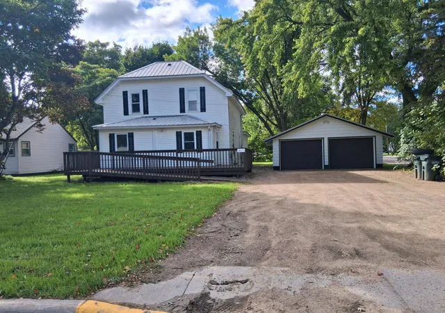 Photo 1 of Single family home for sale at 217 W Oak St, Osakis, MN 56360 | MLS# 7144935 | Listing updated on 2026-09-18