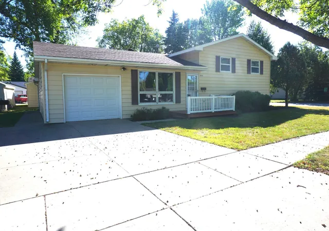 Photo 2 of Single family home for sale at 504 11th Street N, Breckenridge, MN 56520 | MLS# 7144936 | Listing updated on 2026-09-21