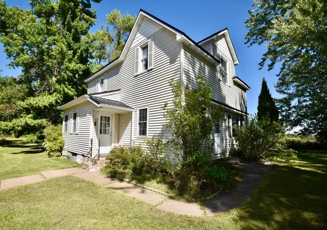 Single family home for sale at 2425 421st Avenue NE, Braham, MN 55006 | MLS# 7145000