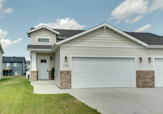 Photo 2 of Townhouse for sale at 1453 69th Avenue S, Fargo, ND 58104 | MLS# 7145127 | Listing updated on 2026-09-17
