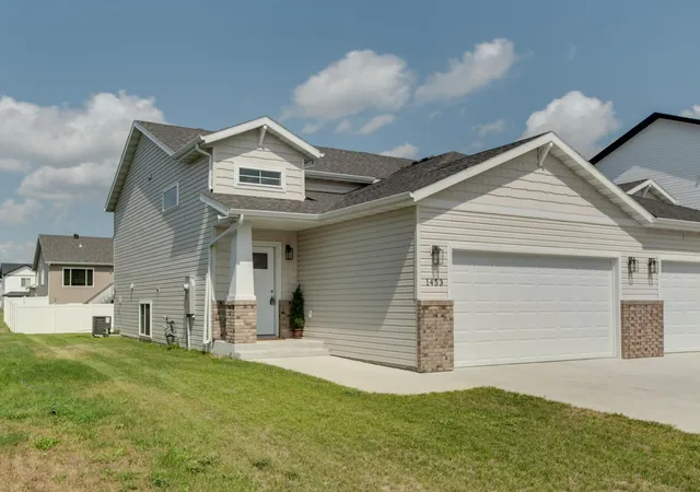 Photo 3 of Townhouse for sale at 1453 69th Avenue S, Fargo, ND 58104 | MLS# 7145127 | Listing updated on 2026-09-17