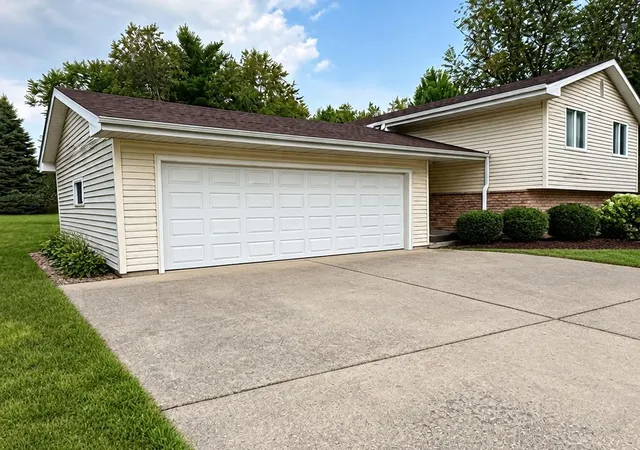 Photo 1 of Sale Pending at 22609 Orinoco St Ne, Stacy, MN 55079 | MLS# 7145132 | Listing updated on 2026-09-16