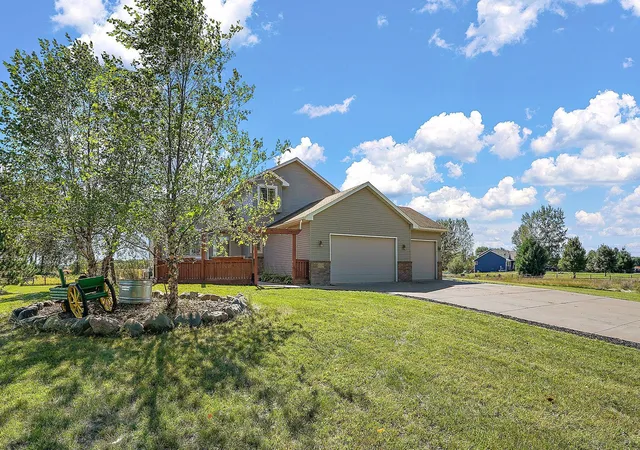Photo 3 of Single family home for sale at 9114 190th Avenue Nw, Elk River, MN 55330 | MLS# 7145168 | Listing updated on 2026-09-17