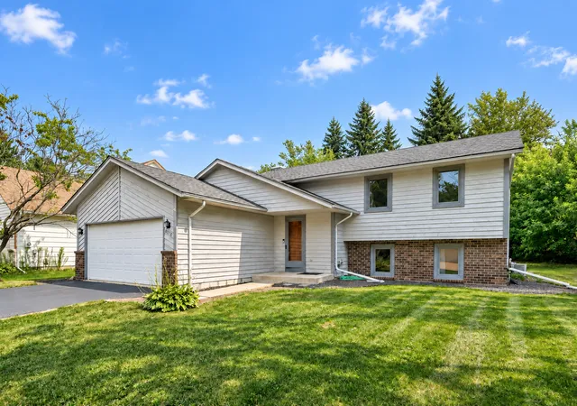Photo 1 of Single family home for sale at 8026 173rd Street W, Lakeville, MN 55044 | MLS# 7145240 | Listing updated on 2026-09-18