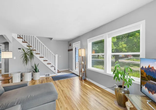 Photo 4 of Single family home for sale at 1805 Oakview Ln N, Minneapolis, MN 55441 | MLS# 7145244 | Listing updated on 2026-09-17