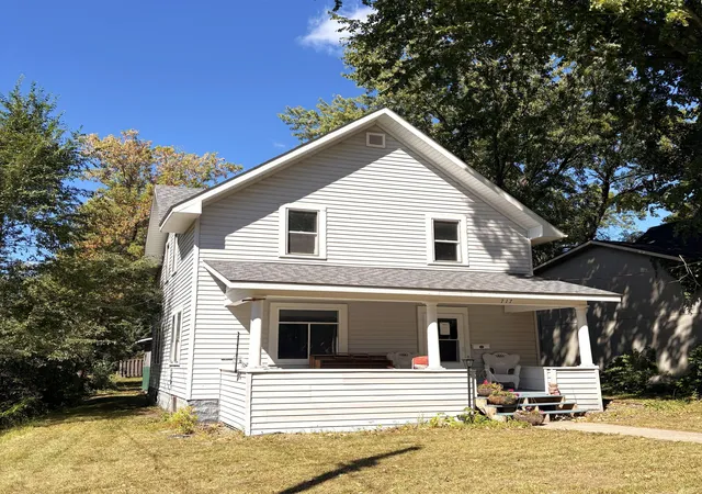 Photo 1 of Single family home for sale at 717 S 9th Street, Montevideo, MN 56265 | MLS# 7145278 | Listing updated on 2026-09-17
