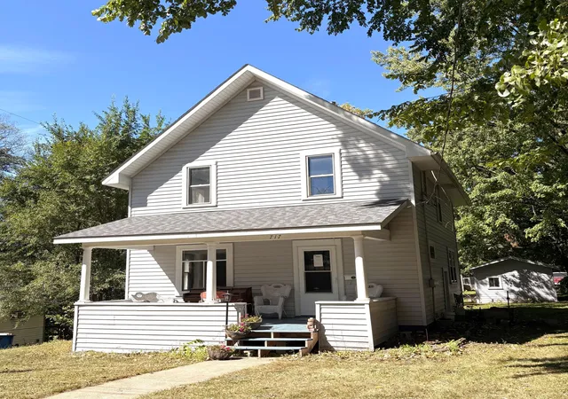 Photo 2 of Single family home for sale at 717 S 9th Street, Montevideo, MN 56265 | MLS# 7145278 | Listing updated on 2026-09-17