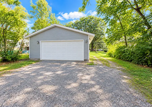 Photo 2 of Single family home for sale at 609 Ne 5th Avenue, Grand Rapids, MN 55744 | MLS# 7145383 | Listing updated on 2026-09-18