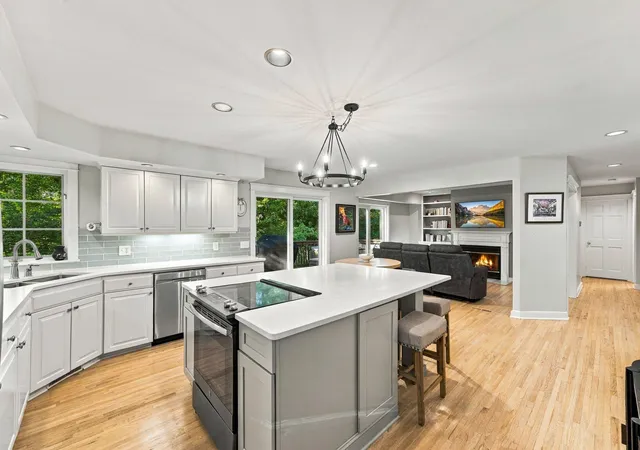 Photo 4 of Single family home for sale at 60 Imperial Dr E, Saint Paul, MN 55118 | MLS# 7145422 | Listing updated on 2026-09-17