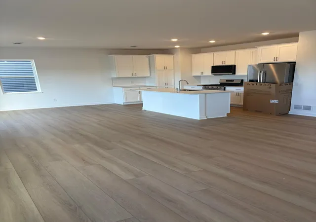 Photo 4 of Single family home for sale at 21725 Rose Dr, Farmington, MN 55024 | MLS# 7145427 | Listing updated on 2026-09-17