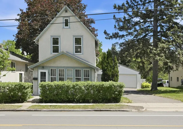 Photo 2 of Single family home for sale at 1070 Dale St N, Saint Paul, MN 55117 | MLS# 7145428 | Listing updated on 2026-09-17