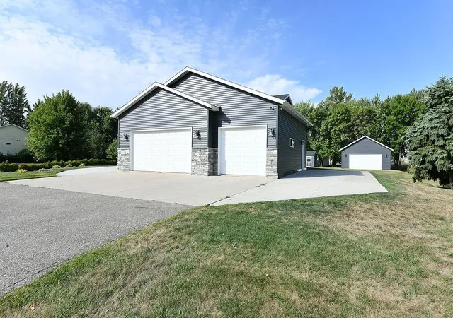 Photo 3 of Single family home for sale at 8018 Aquarius Dr, Fargo, ND 58104 | MLS# 7145452 | Listing updated on 2026-09-17
