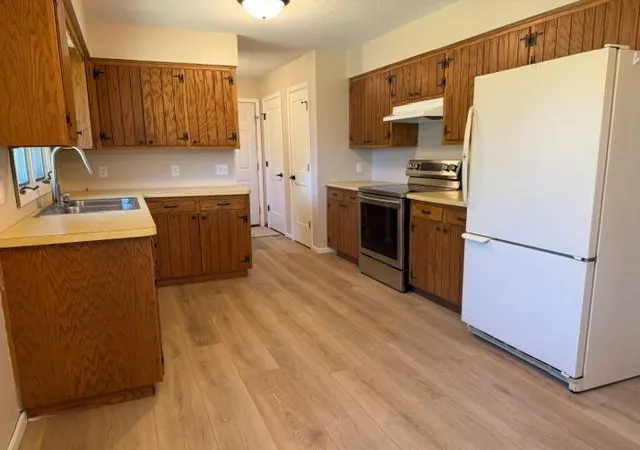 Photo 2 of Single family home for sale at 926 Holcombe Ave N, Litchfield, MN 55355 | MLS# 7145488 | Listing updated on 2026-09-17