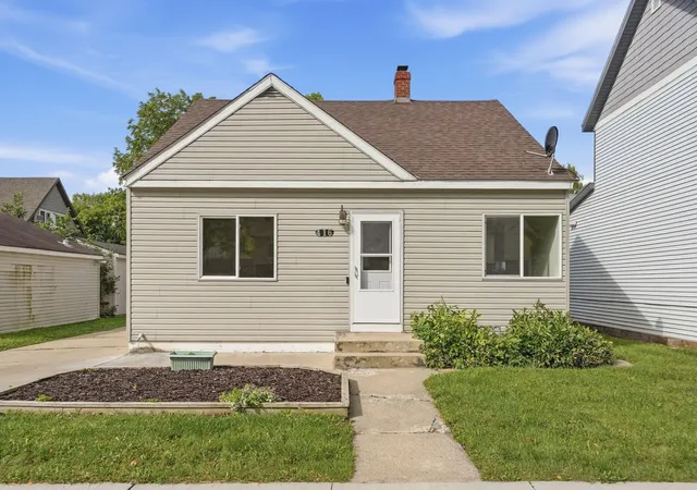 Photo 2 of Single family home for sale at 416 2nd Street Se, Willmar, MN 56201 | MLS# 7145493 | Listing updated on 2026-09-18