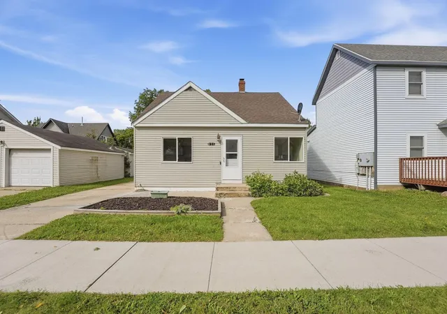 Photo 3 of Single family home for sale at 416 2nd Street Se, Willmar, MN 56201 | MLS# 7145493 | Listing updated on 2026-09-18