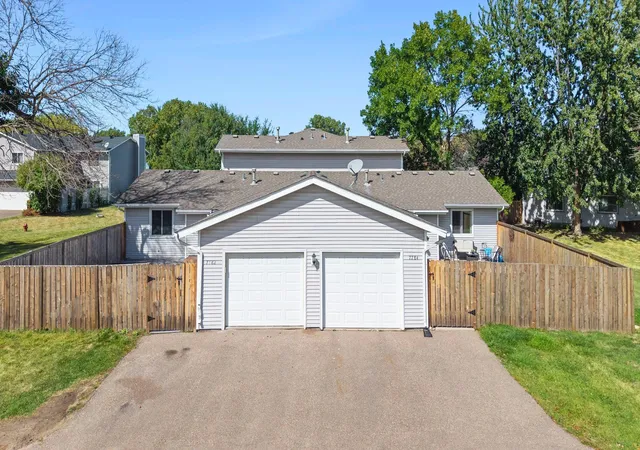 Photo 3 of Single family home for sale at 7782 Dunmore Rd, Saint Paul, MN 55125 | MLS# 7145589 | Listing updated on 2026-09-17