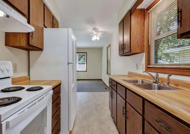 Photo 2 of Sale Pending at 2810 Hallie Ln, Eau Claire, WI 54703 | MLS# 7145602 | Listing updated on 2026-09-21