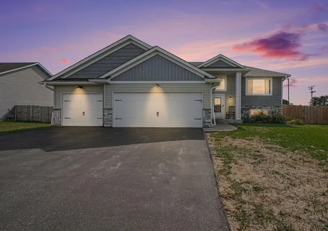 Photo 1 of Single family home for sale at 707 Hickory St Sw, Isanti, MN 55040 | MLS# 7145653 | Listing updated on 2026-09-19
