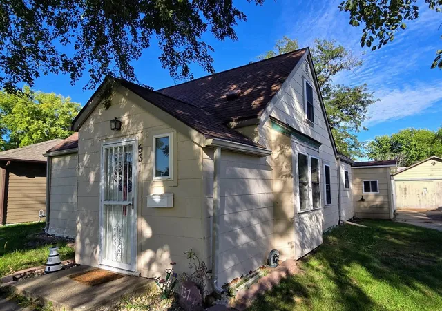 Photo 2 of Single family home for sale at 531 6th Avenue Sw, Pipestone, MN 56164 | MLS# 7145666 | Listing updated on 2026-09-18