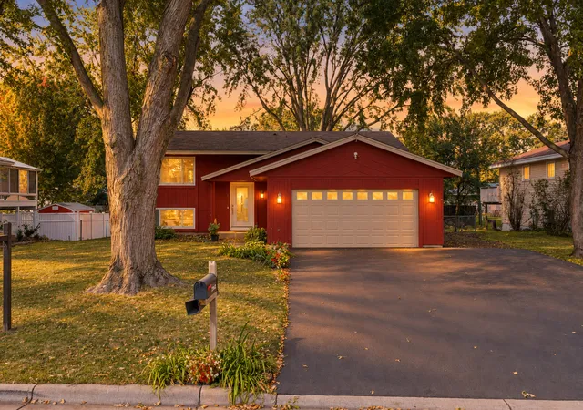 Photo 1 of Single family home for sale at 20615 207th Court W, Lakeville, MN 55044 | MLS# 7145739 | Listing updated on 2026-09-18