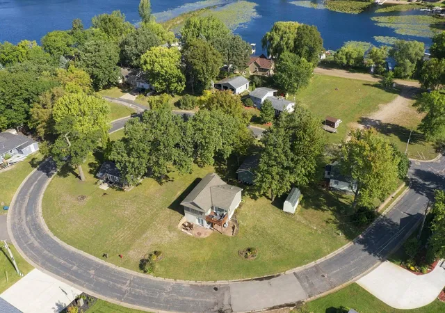 Photo 2 of Single family home for sale at 1712 Kestrel Cir, Buffalo, MN 55313 | MLS# 7145980 | Listing updated on 2026-09-18