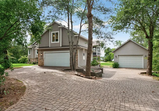 Photo 2 of Single family home for sale at 1611 Pulaski Rd, Buffalo, MN 55313 | MLS# 7146046 | Listing updated on 2026-09-19
