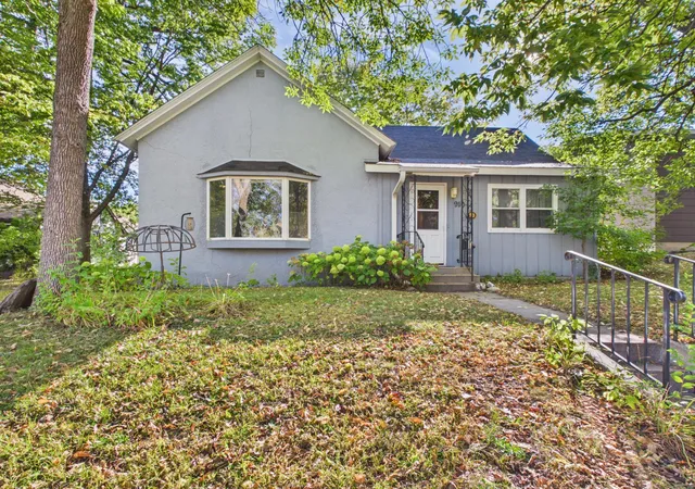 Photo 1 of Single family home for sale at 910 10th Avenue S, Saint Cloud, MN 56301 | MLS# 7146093 | Listing updated on 2026-09-22