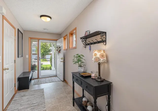 Photo 3 of Single family home for sale at 2955 Wyndam Ct, Shakopee, MN 55379 | MLS# 7146538 | Listing updated on 2026-09-20
